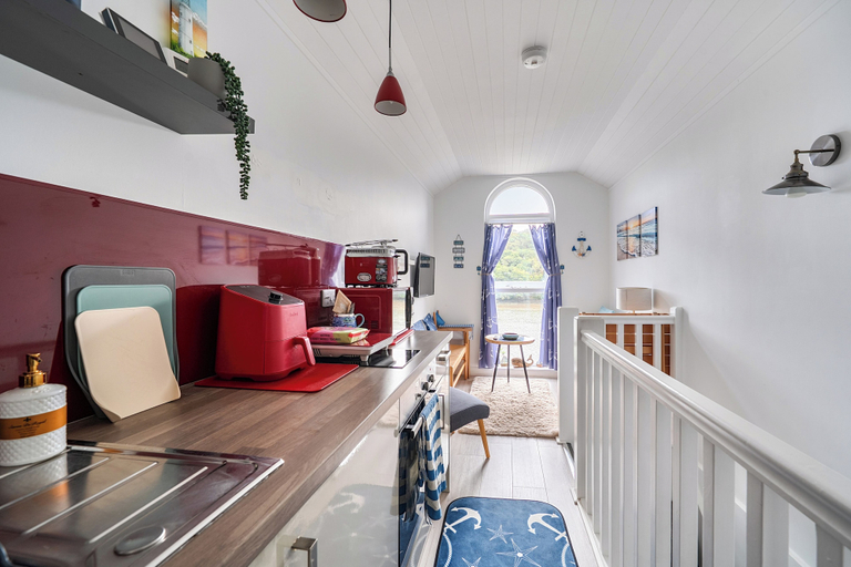 Others 4, 1 Bed Cottage - Sleeps 2 - Wifi, Cornwall