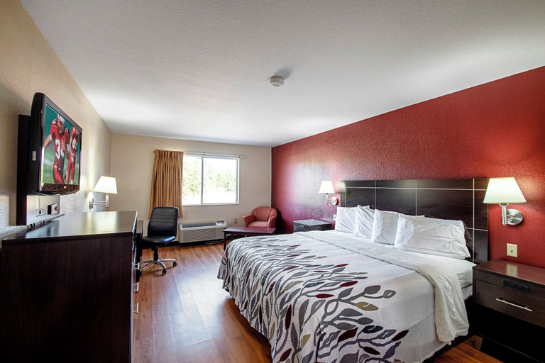 Bedroom 3, Red Roof Inn San Marcos, Hays