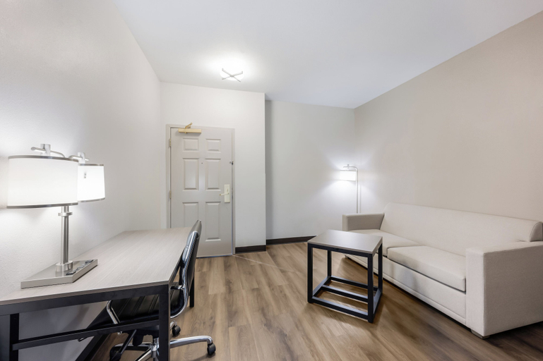 Bedroom 3, Red Roof Inn PLUS+ & Suites Birmingham - Bessemer, Jefferson