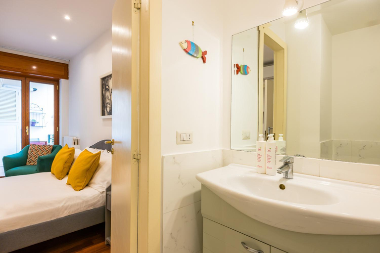 Bathroom 5, Chiaia Elegant Apartment by Wonderful Italy, Napoli