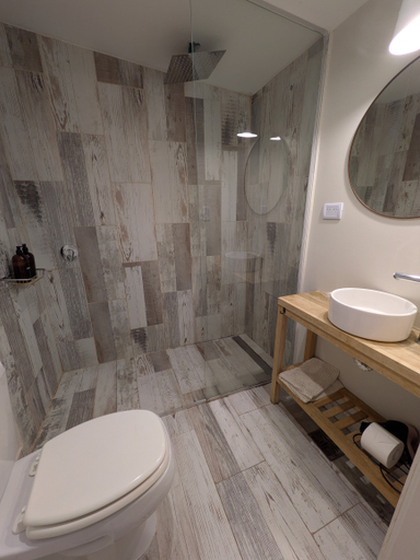 Bathroom 5, Los Calafates Hotel, Ushuaia
