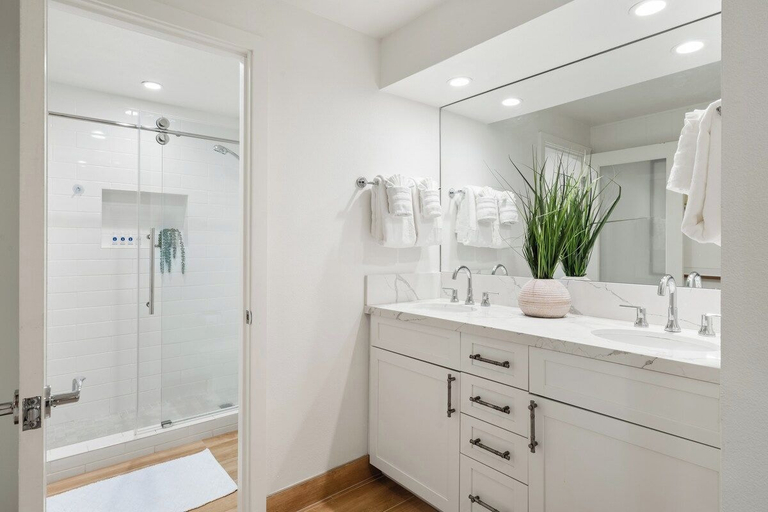 Bathroom 3, Remodeled Beachfront 2BD w Year Round Beach - Maalaea Surf A6, Maui