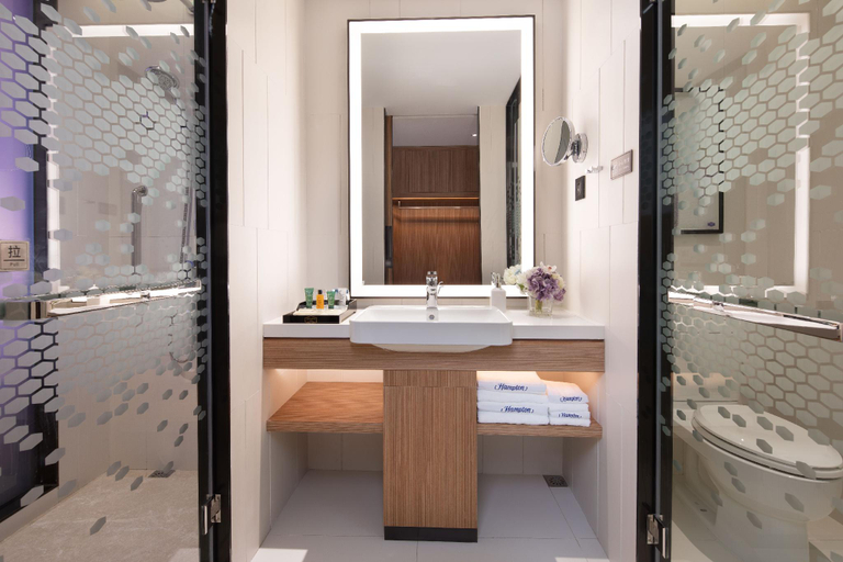 Bathroom 3, Hampton by Hilton Suning Plaza Suqian, Suqian