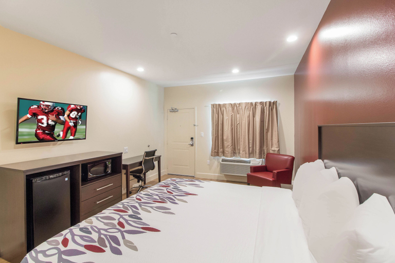 Bedroom 3, Red Roof Inn Houston - Willowbrook, Houston