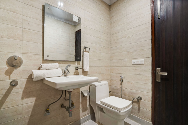Bathroom 2, Hotel Yashobhoomi Grand, Delhi