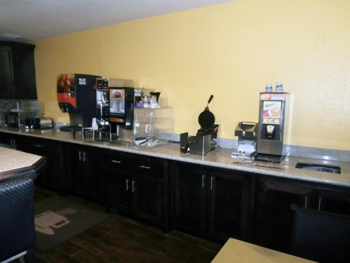 Food & Drinks 5, Americas Best Value Inn and Suites Thief River Falls, Pennington