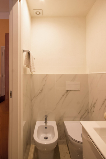 Bathroom 4, Hotel Massimo, Lucca