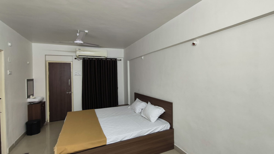 Room 2, Shrikrushna The Lakeview Resort, Jalgaon