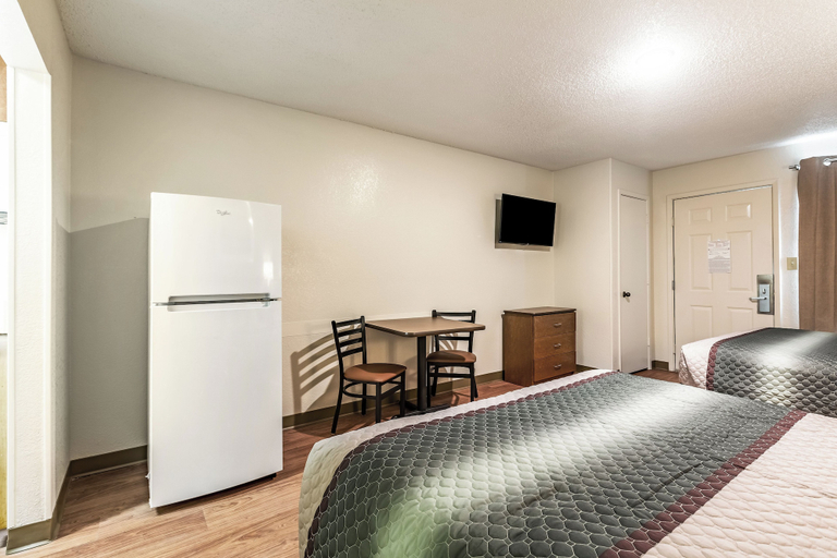 Bedroom 2, HomeTowne Studios by Red Roof Atlanta - Norcross Downtown, Gwinnett