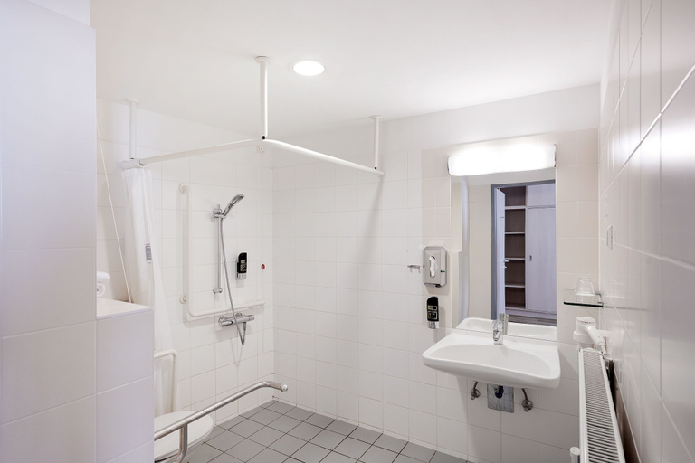 Bathroom 4, Hotel Kolpinghaus Wien Zentral, Wien