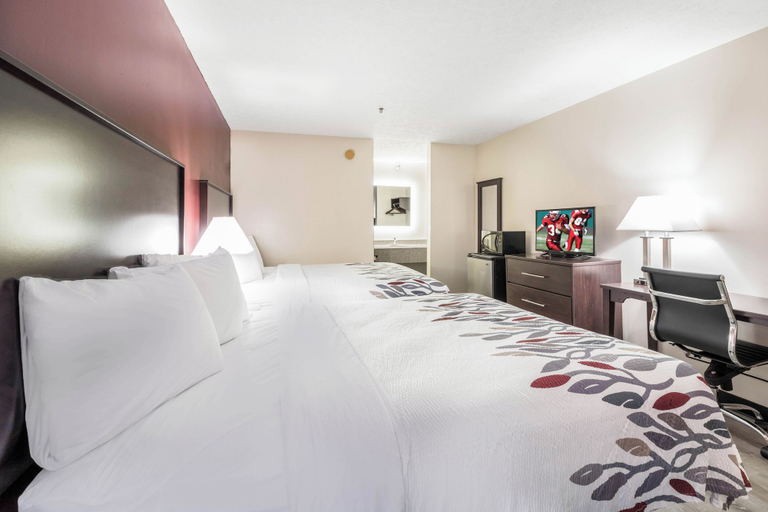 Bedroom 2, Red Roof Inn Cadiz, Trigg