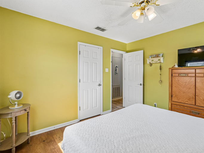 Bedroom 2, Southern Comfort by Silver Sands Vacation Rentals, Nueces
