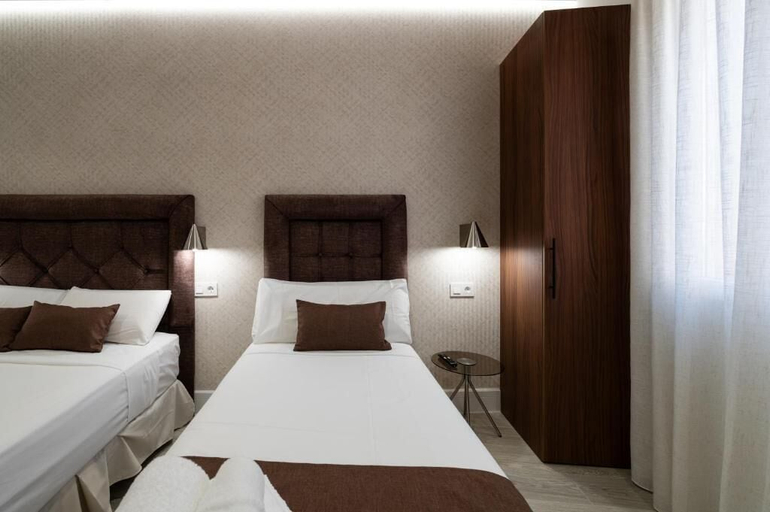 Room 5, Rosales Suites, Madrid