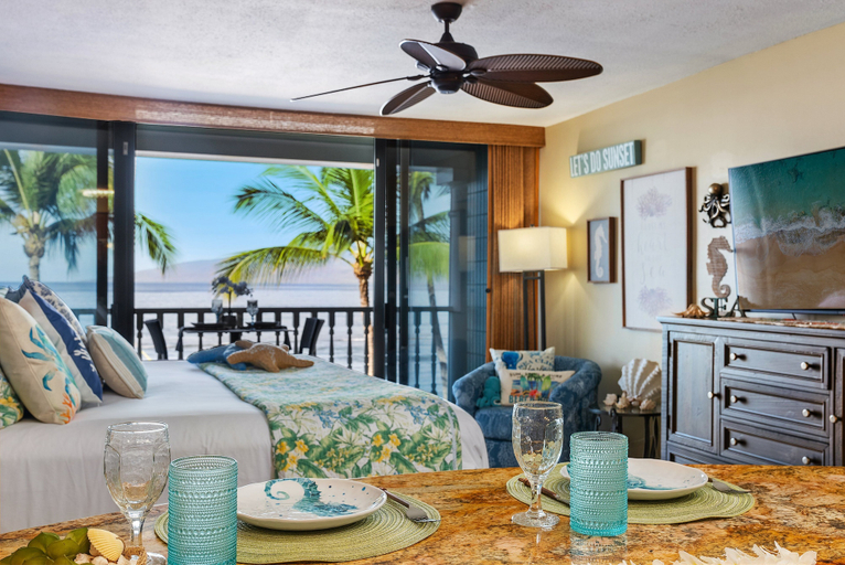 Interior 2, Summer Sale! Breathtaking Beachfront Remodeled Studio - Lahaina Shores 413, Maui