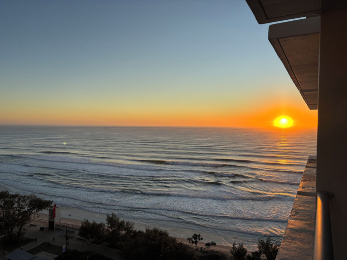 Beach 3, Surfers Chateau, Gold Coast