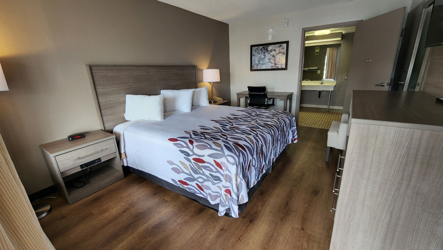 Bedroom 3, Red Roof Inn Perry, Houston