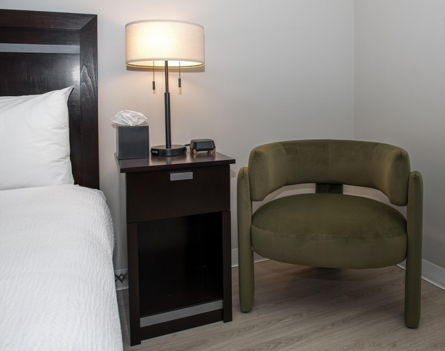 Bedroom 4, Coast Innisfail Hotel, Division No. 8