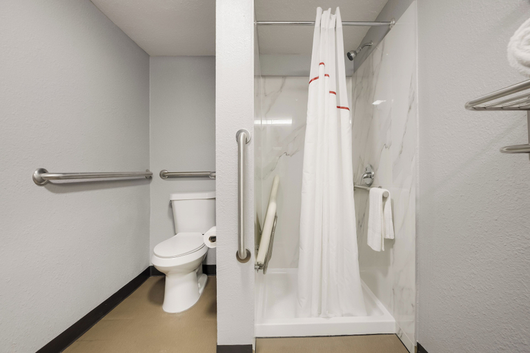 Bathroom 3, Red Roof Inn Alexandria, LA, Rapides