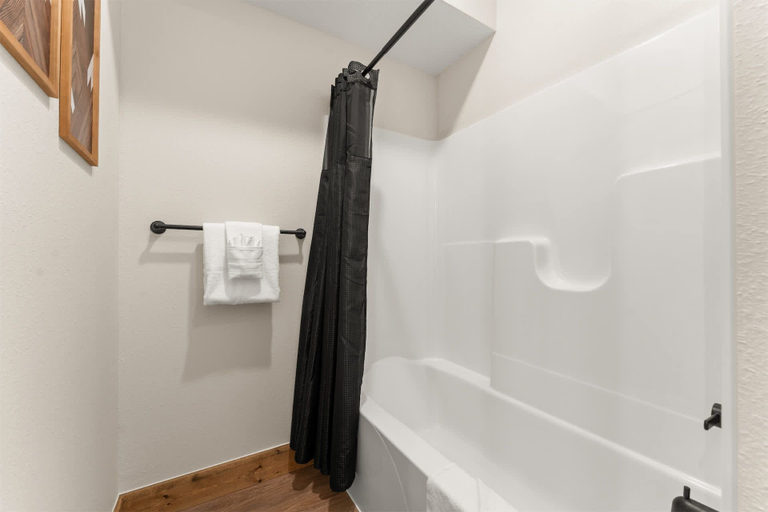 Bathroom 3, Creekside Cabin - Cozy Stay, Taney