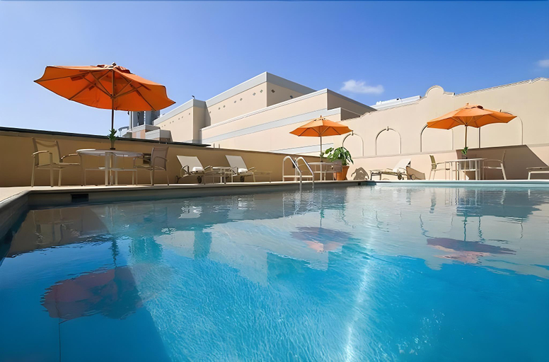 Sport & Beauty, Doubletree Hotel Memphis Downtown, Shelby