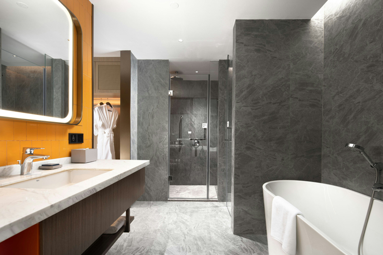 Bathroom, Home2 Suites by Hilton Wuhan Wuchang Riverside, Wuhan