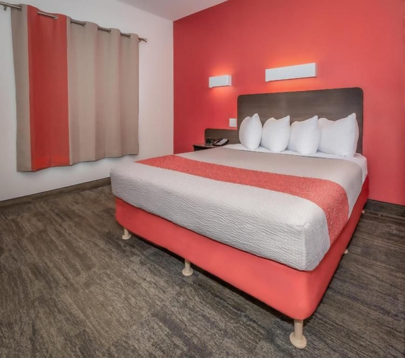 Bedroom 3, Motel 6 Saskatoon, SK, Division No. 11
