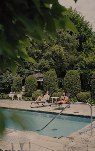 Sport & Beauty, Oban Inn, Lake Ontario