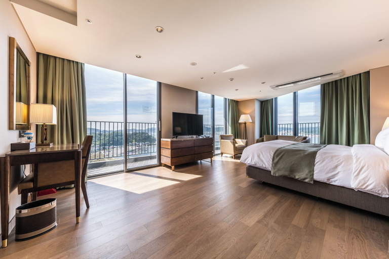 Bedroom 3, Stanford Hotel & Resort Tongyeong, Tongyeong