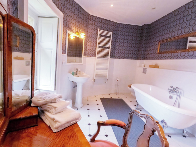 Bathroom 5, Château de l'Isle Marie, Manche