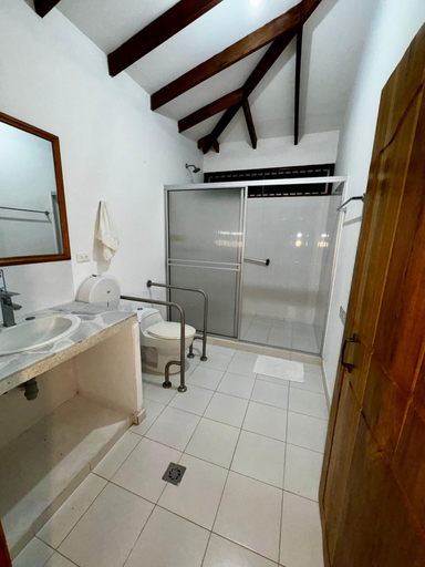 Bathroom 4, Aramat La Joya, Calarcá