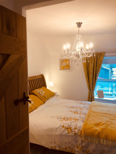 Room 4, Tranquil Dolgellau Cottage Retreat, Gwynedd