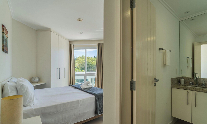 Room, Apt. w/ BBQ in Beachfront Condo Pom0113, Florianopolis