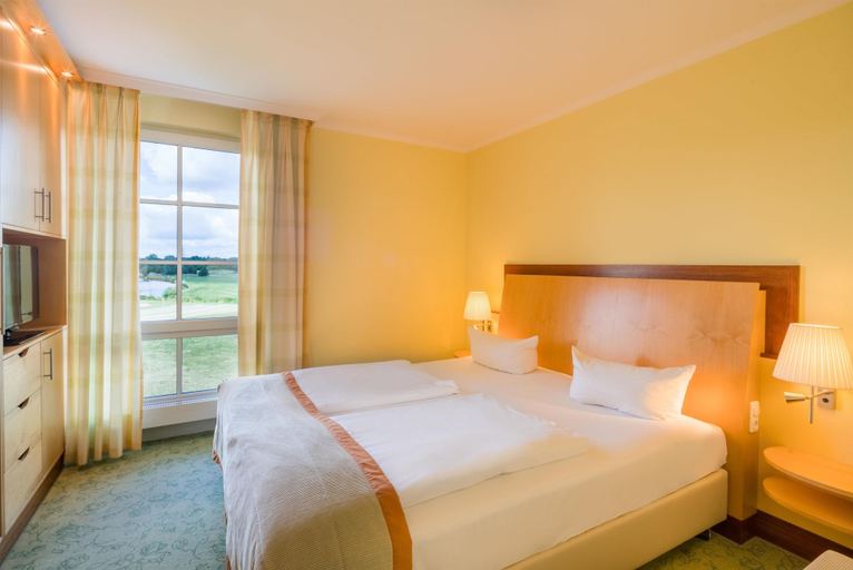 Bedroom 3, Best Western Premier Castanea Resort Hotel, Lüneburg