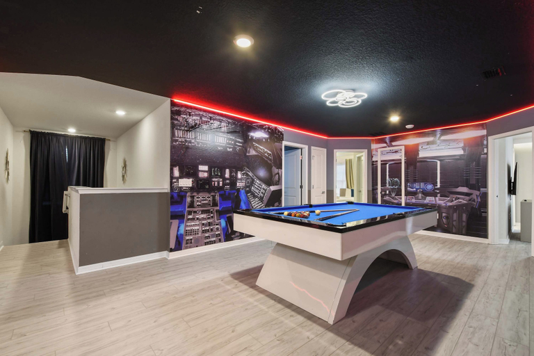 Interior 4, Best Rate 10br/frozen/space BR & Marvel Gameroom, Polk