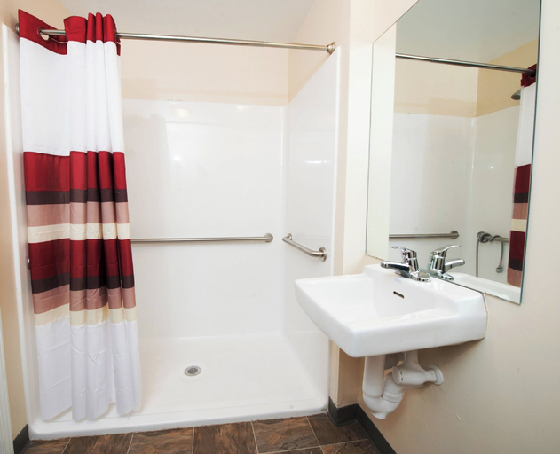 Bathroom 3, Red Roof Inn & Suites Dickinson, Stark