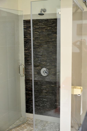 Bathroom 3, Cozzy Intan Legian Seminyak Villa, Badung