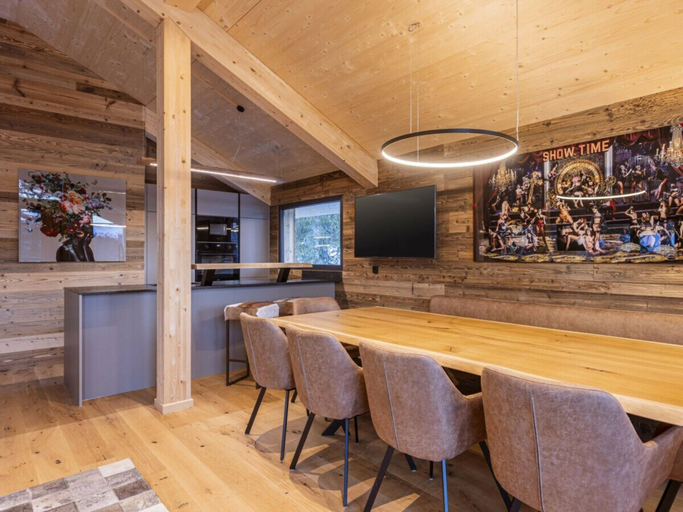 Dining 5, Superior Chalet #4 With Sauna & Hot Tub, Murau