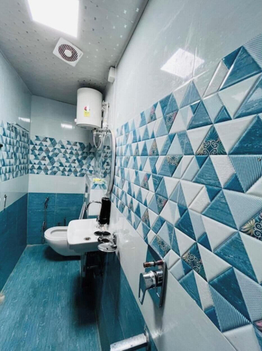 Bathroom 5, Costa Vista Beach Resort, Faizabad
