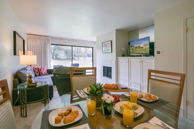 Interior 3, 2BR Napa Getaway Side-by-side Condos Golf View, Napa