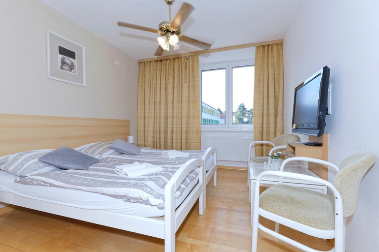 Bedroom 2, Hotel Monaco, Třebíč