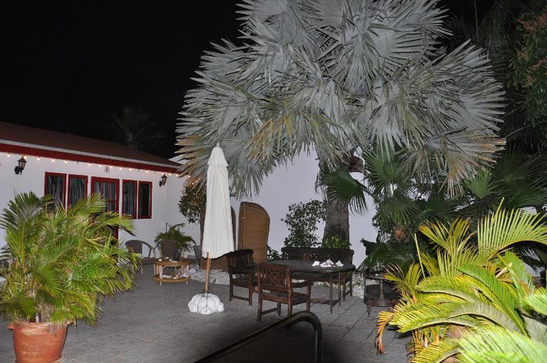 Public Area 2, Harmony Hotel Hostel Aruba
