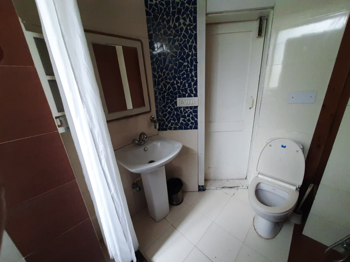 Bathroom 3, Sunrise Cottages Kasauli, Solan