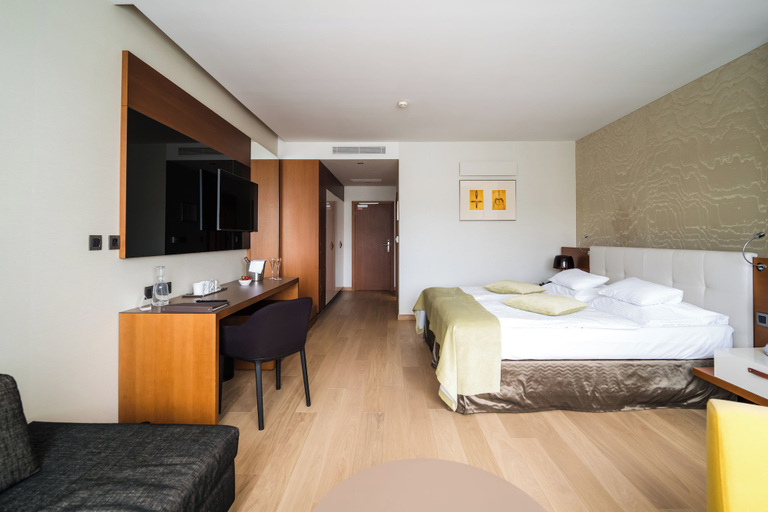 Bedroom 3, Mikado Hotel, Nitra