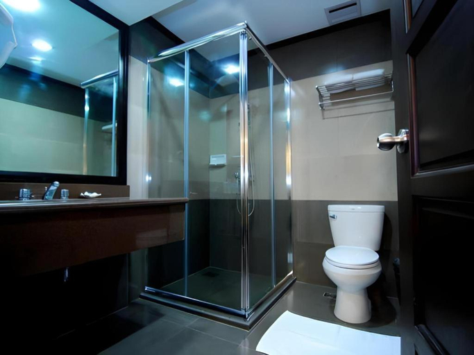 Bathroom 4, MO2 Westown Hotel San Juan, Bacolod City