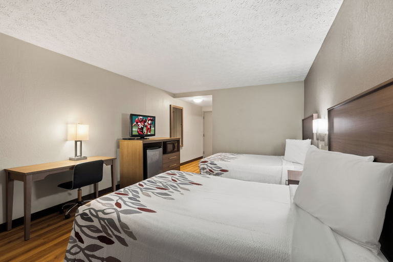 Bedroom 4, Red Roof Inn & Suites Newnan, Coweta