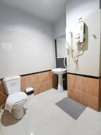 Bathroom 4, Atikarn Princess Hotel & Resort, Muang Udon Thani