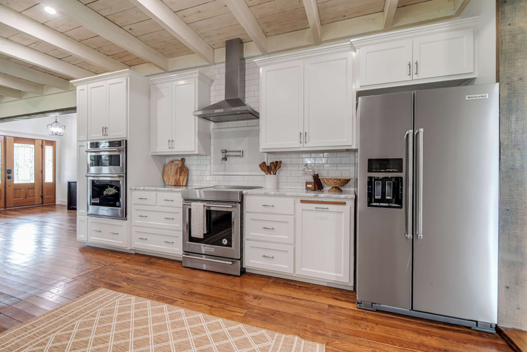 Private kitchen 5, Hill Country Estate Pool, Spa, Sleeps 24, Gillespie