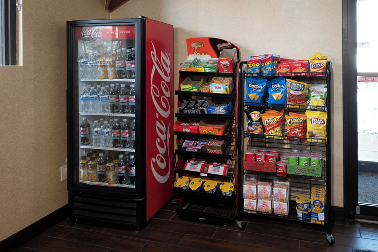 Food & Drinks 5, Red Roof Inn & Suites Newark - University, New Castle