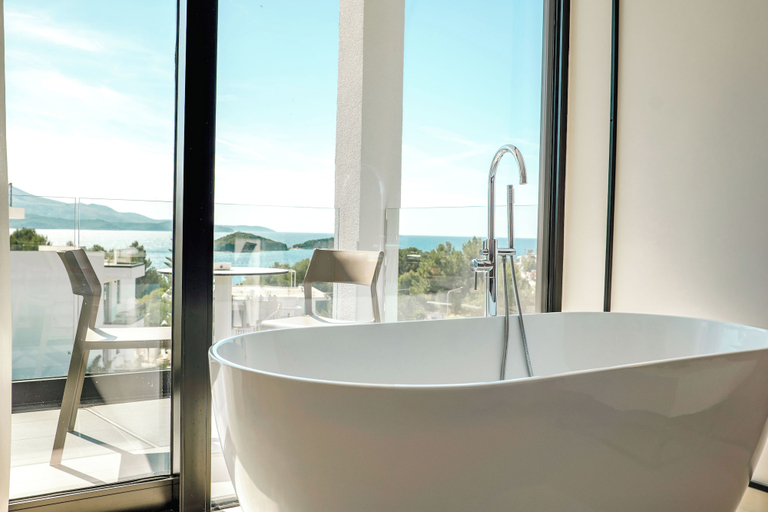 Bathroom 3, Hotel Colosseum, Sarandës