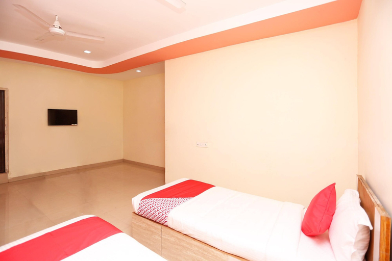 Room 4, Deluxe Amar Marriage Palace, Raipur